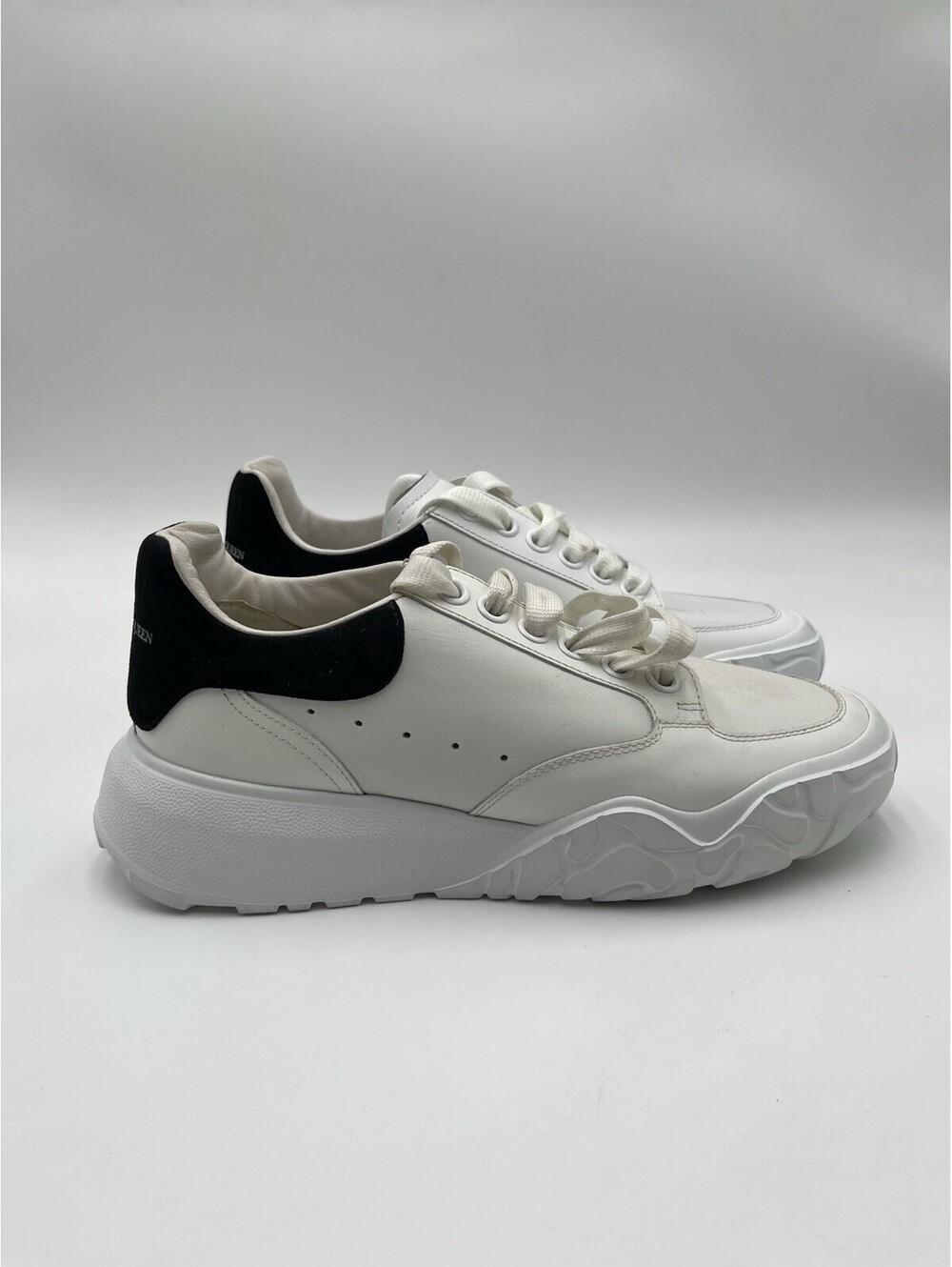 Alexander McQueen Court Trainer in White and Black Leather Size 37